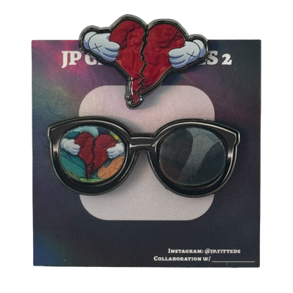 LENTICULAR EFFECT PIN GLASSES ( KANYE / HEART BREAK )