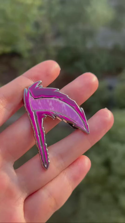 LENTICULAR EFFECT PIN (SICKLE OF SORROW)